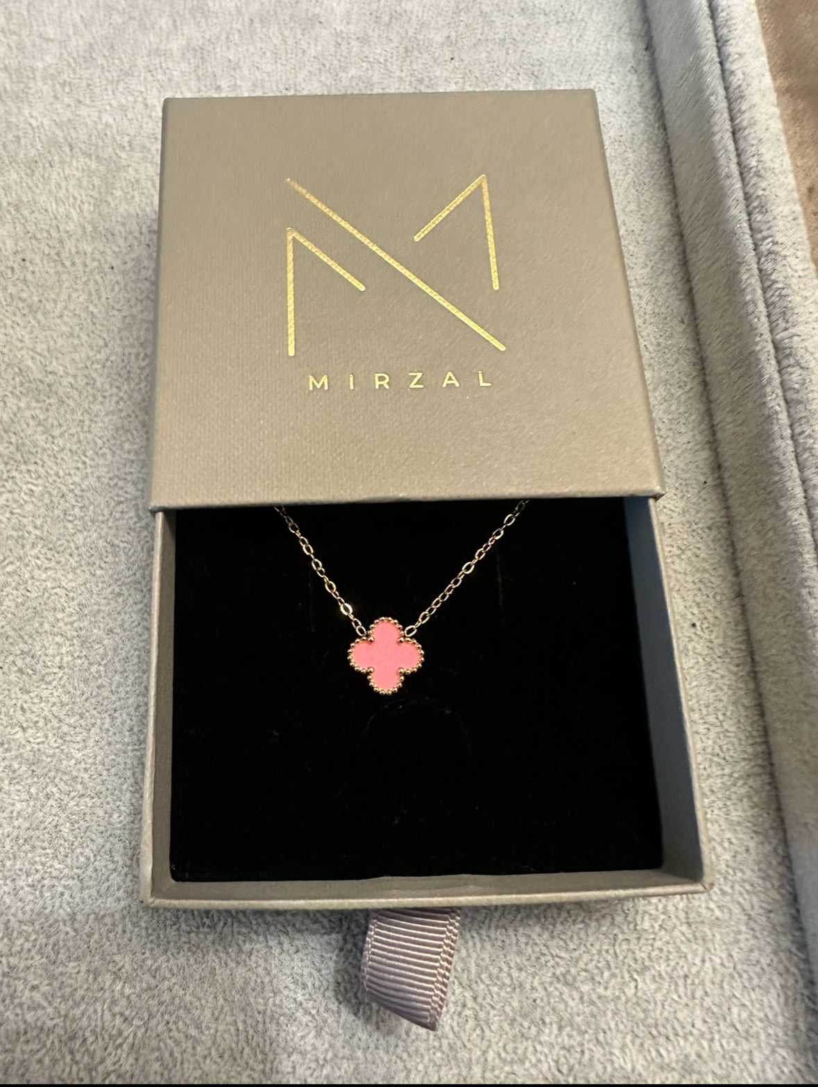 Mirzal VC clover necklace